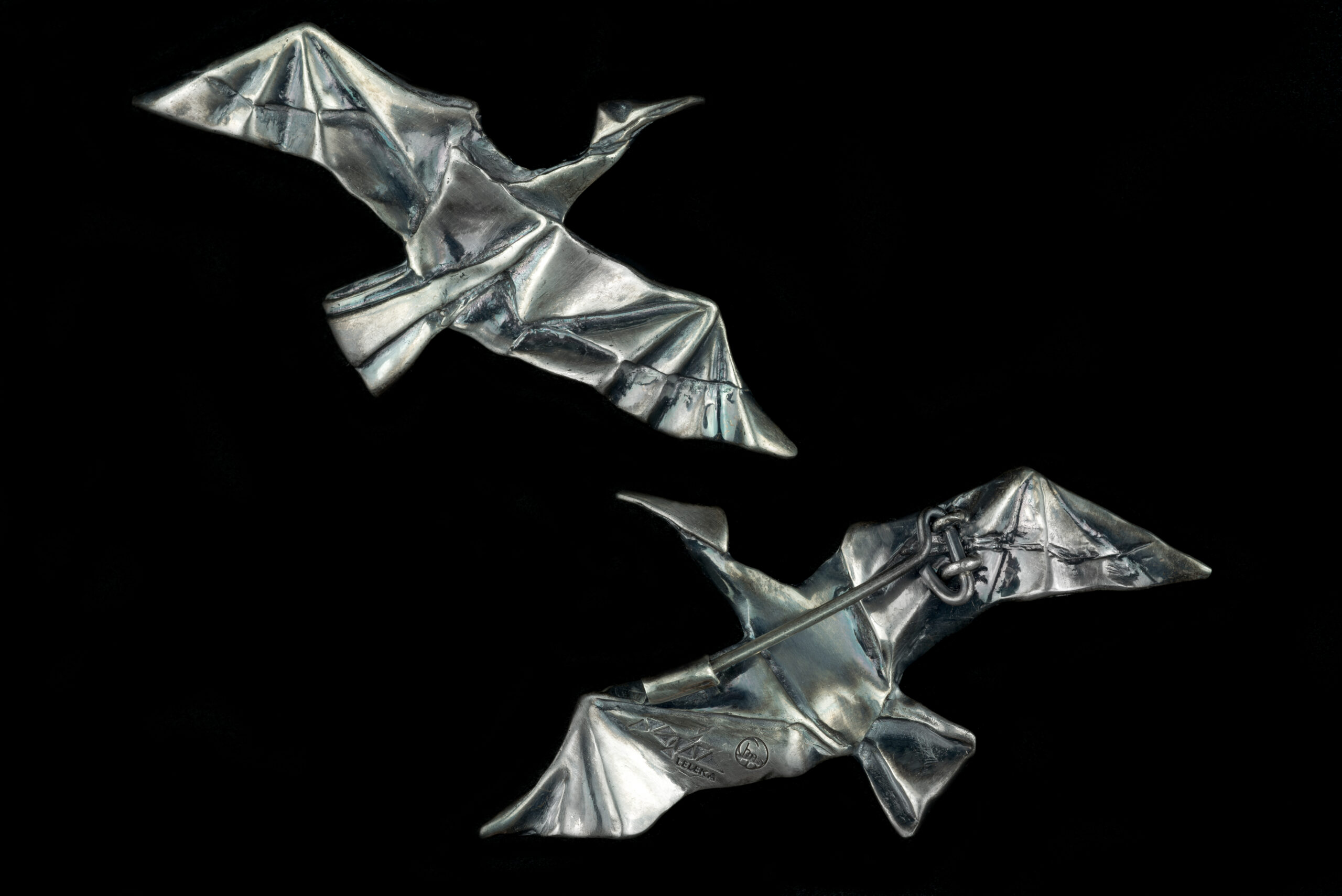 Лімітована колекція прикрас «Крила»: благодійна колаборація для медиків на передовій