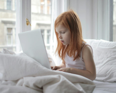 В Австралії вперше у світі дітям до 16 років заборонили доступ до соцмереж