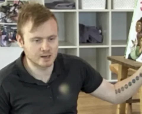 Колишнього працівника дитсадка в Мельбурні звинуватили у зґвалтуванні дітей