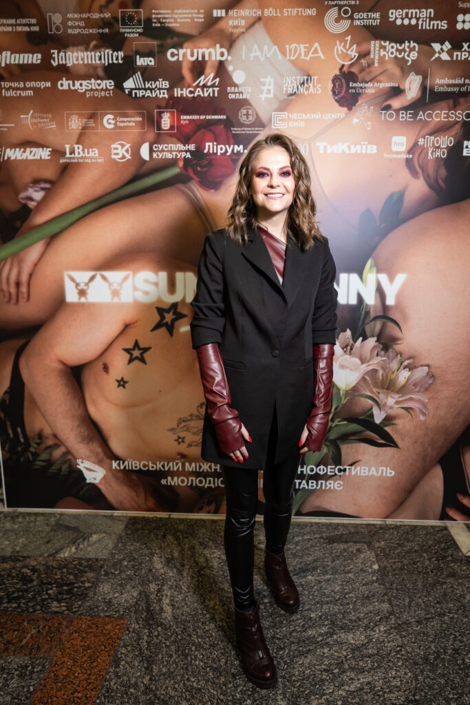 Команда фільму «Королеви радості»: «Якщо утиски починаються з ЛГБТ-спільноти, то наступними завжди стають жінки» 3 Команда фільму «Королеви радості»: «Якщо утиски починаються з ЛГБТ-спільноти, то наступними завжди стають жінки»