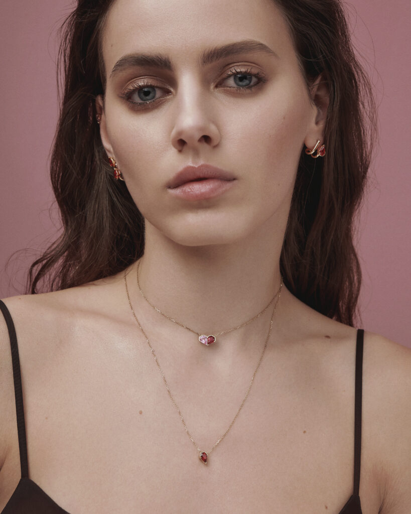 Два відтінки закоханості. Ювелірний дім SOVA презентує нову лімітовану колекцію LOVERS