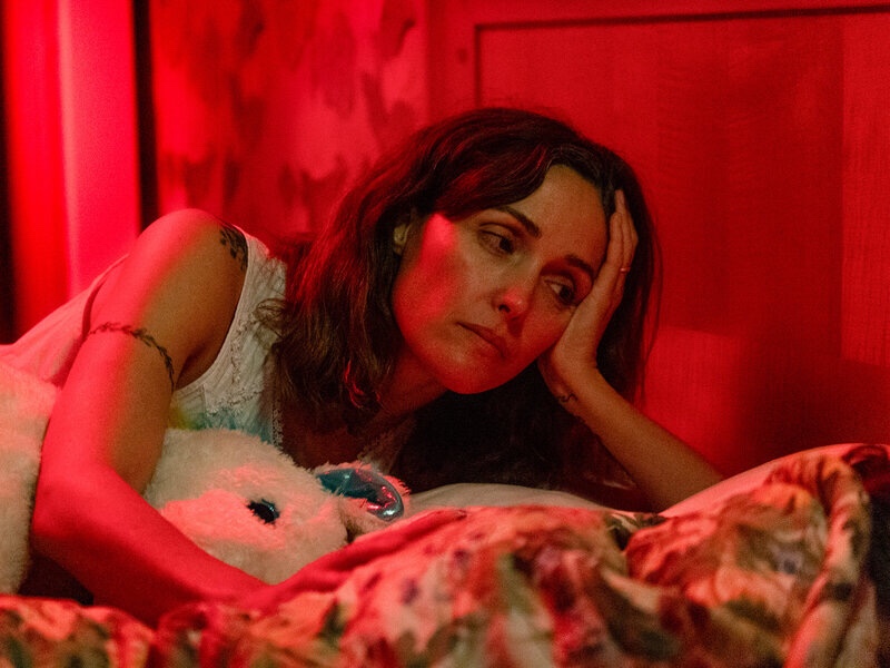 Матері на межі: Чому 2025 рік називають ключовим для переосмислення досвіду материнства у Голлівуді 