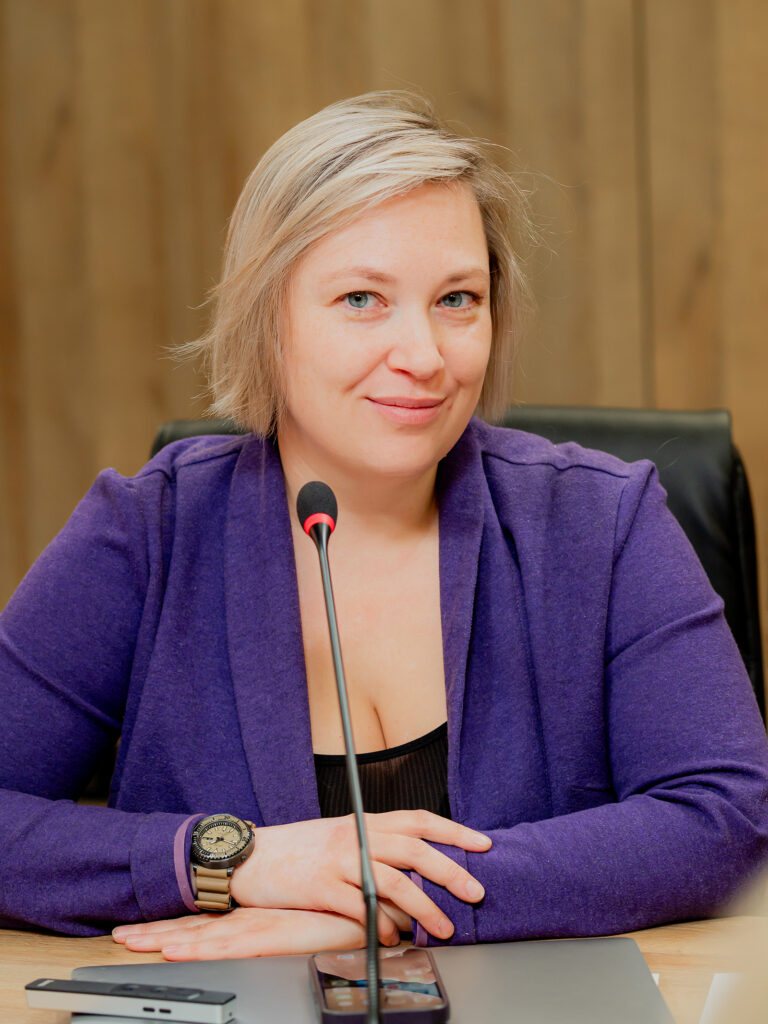 Безбар'єрне материнство. Як зробити країну доступною для мам