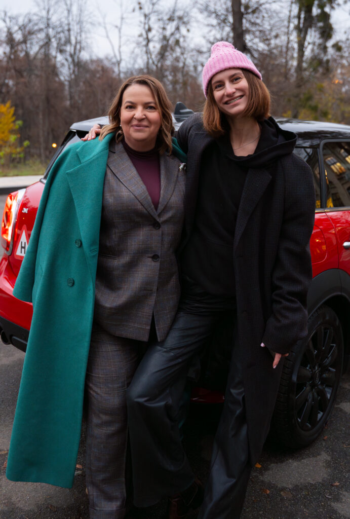 Дозволь собі сама: Чому жінки обирають кермо замість пасажирського крісла