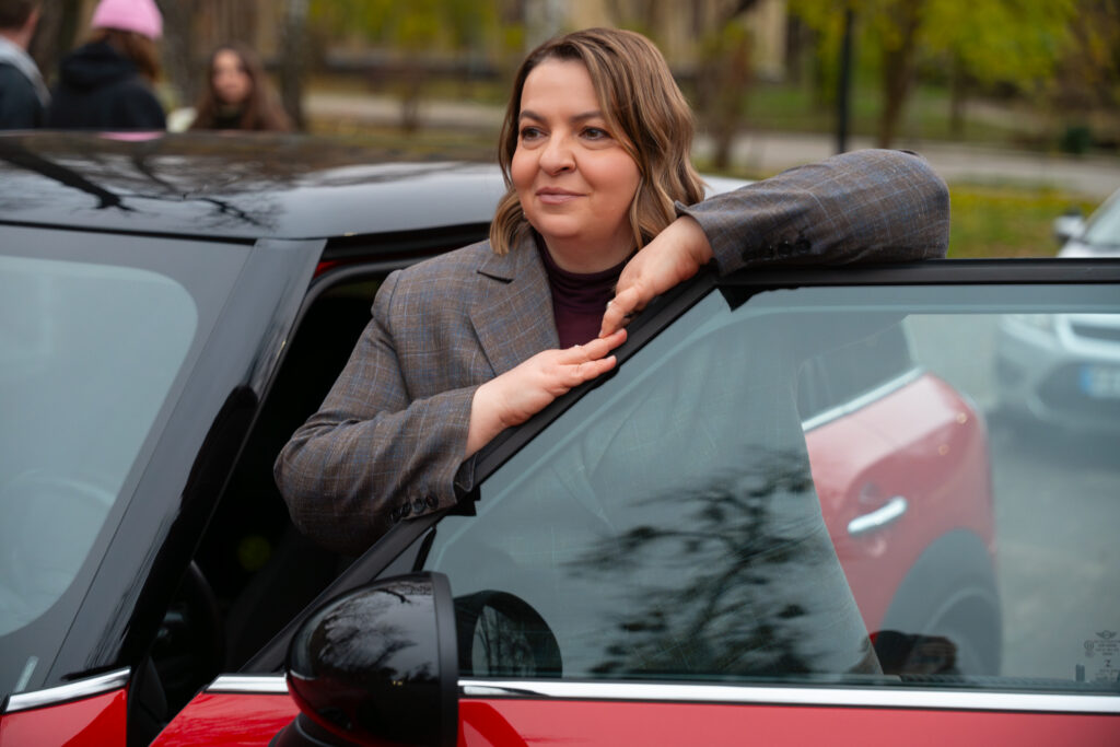 Дозволь собі сама: Чому жінки обирають кермо замість пасажирського крісла