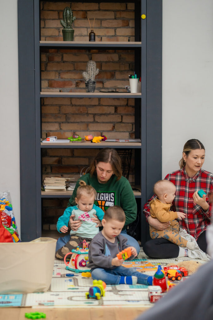 Безбар'єрне материнство. Як зробити країну доступною для мам