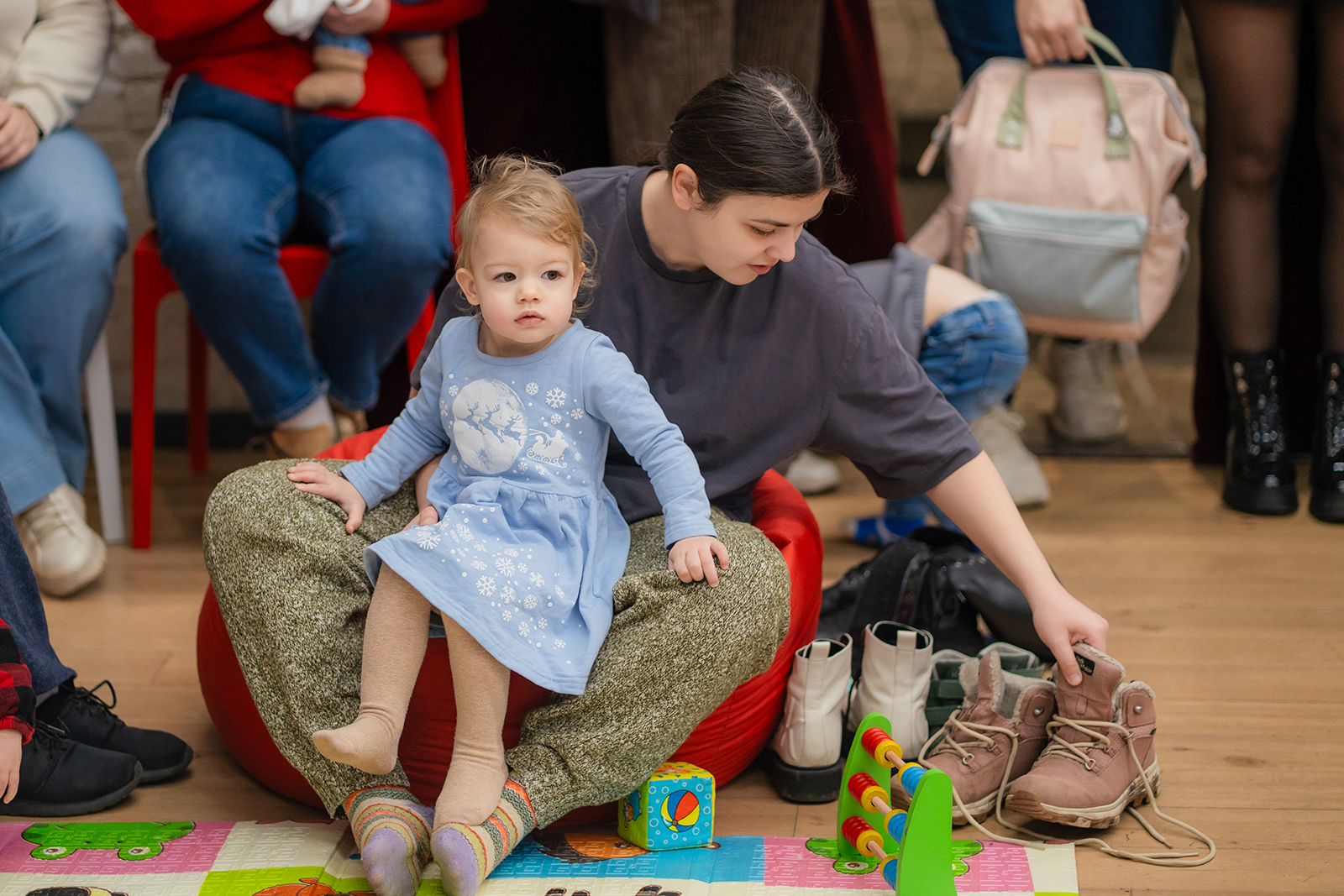 Безбар'єрне материнство. Як зробити країну доступною для мам