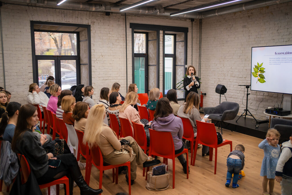 Безбар'єрне материнство. Як зробити країну доступною для мам