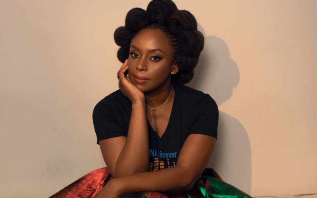 У Нігерії помер син письменниці Чімаманди Нґозі Адічі: родина звинувачує медиків у передозуванні пропофолом