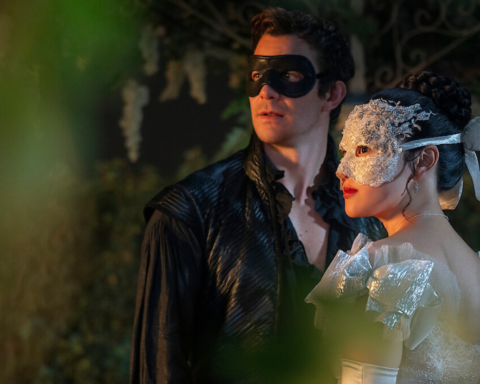 Ініціали на хустках: шоуранерка Бріджертонів розкрила головних персонажок 5 та 6 сезонів