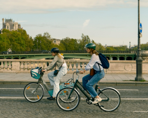 Вчені виявили, що дві години активного дозвілля на тиждень знижують ризик раку молочної залози у дівчат