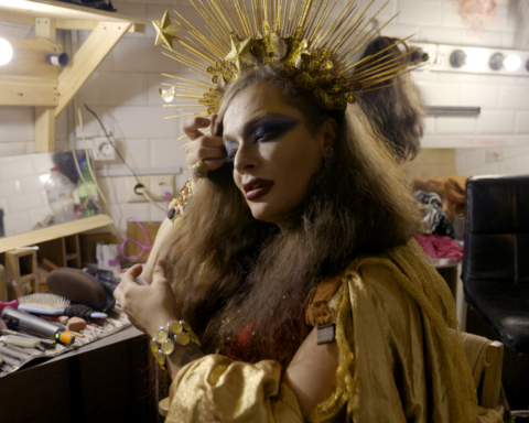 В Україні у прокат виходить документальний фільм Королеви радості про дрег-культуру