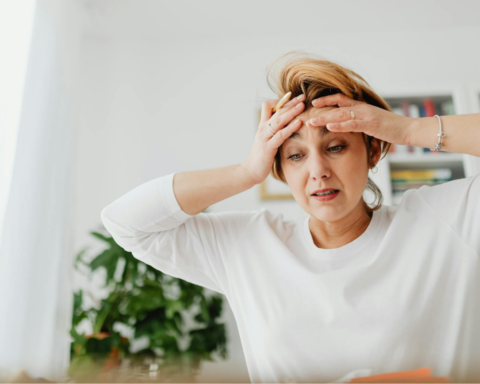 Вчені знайшли зв’язок між менопаузою та хворобою Альцгеймера