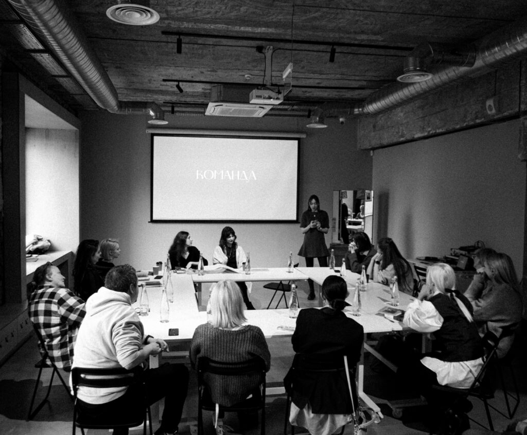 «Ми всі трохи Орландо». Марина Кошкіна про пошук ідентичності, жіночу солідарність і театр сьогодні 8 «Ми всі трохи Орландо». Марина Кошкіна про пошук ідентичності, жіночу солідарність і театр сьогодні