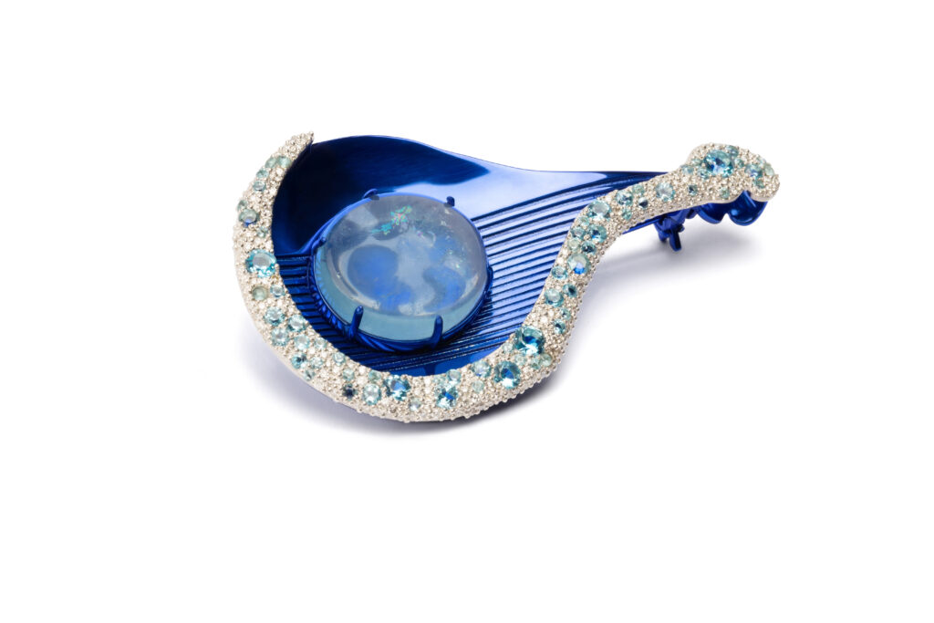 Краса попри війну: Creative Publishing презентувало книгу про сучасне українське ювелірне мистецтво