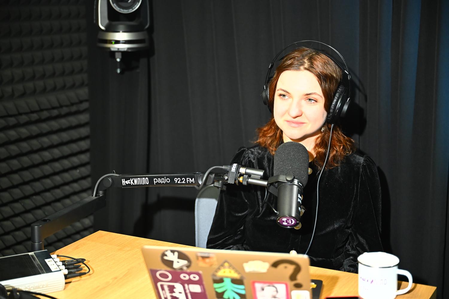 «Скелет цього подкасту наростив собі дуже багато шарів»: Як з’явився проєкт «Вона війна»