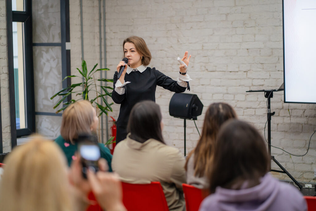 Від волонтерства до власного бізнесу. Як Mom’s Monday допомагає жінкам розвивати кар’єру