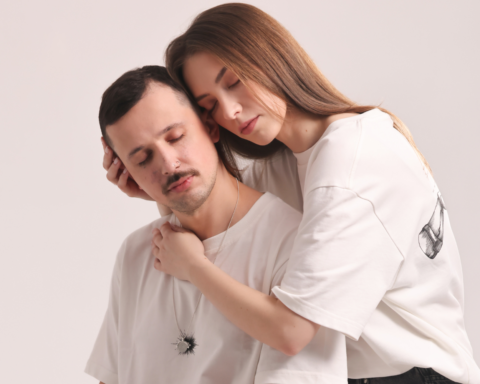 Ptashka та Служба супроводу Азову до Дня святого Валентина створили благодійну прикрасу, щоб зібрати кошти на підтримку бійців