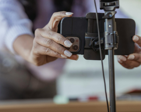 Чому новий закон Франції не захистить моделей OnlyFans від експлуатації