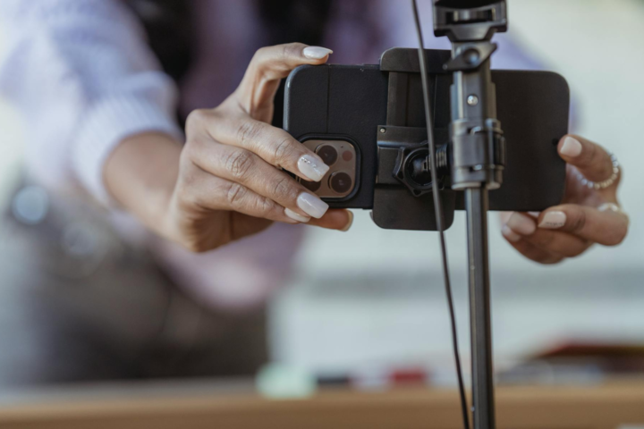 Чому новий закон Франції не захистить моделей OnlyFans від експлуатації