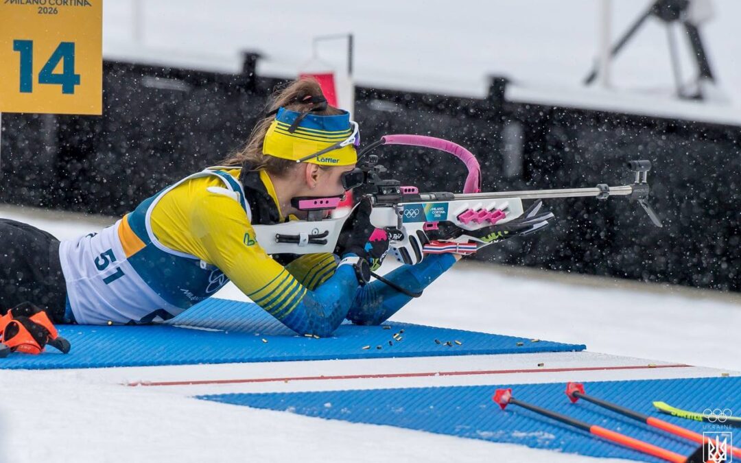 Українські біатлоністки вийшли на спринт Олімпіади-2026 з чорними стрічками на знак пам’яті про загиблих спортсменів