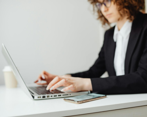 Happy Monday впроваджує фемінітиви у фільтри пошуку вакансій