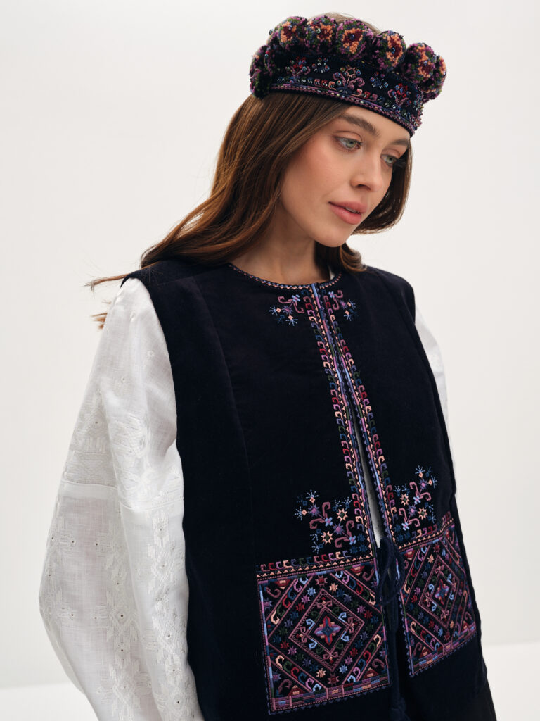 Бренд SVARGA випустив колекцію «Гуцулія», присвячену Парасці Плитці-Горицвіт 8 Бренд SVARGA випустив колекцію «Гуцулія», присвячену Парасці Плитці-Горицвіт