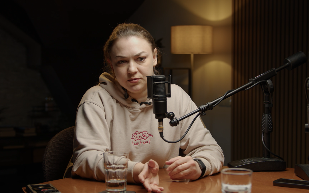 «Для жінок цей тиск завжди подвійний — ти завжди “не така”». Ксенія Семенова у подкасті «На її плечах»