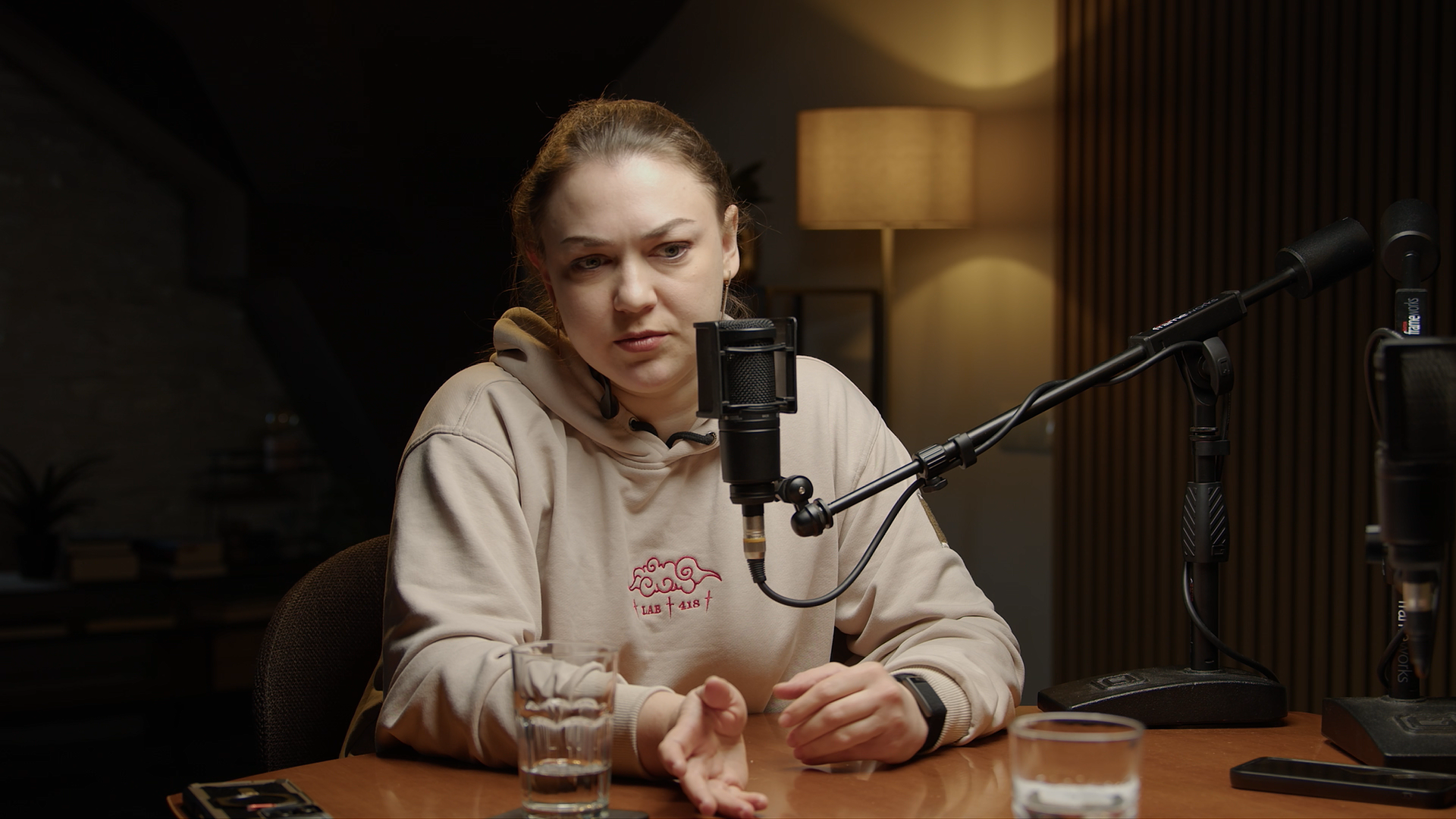 «Для жінок цей тиск завжди подвійний — ти завжди “не така”». Ксенія Семенова у подкасті «На її плечах»