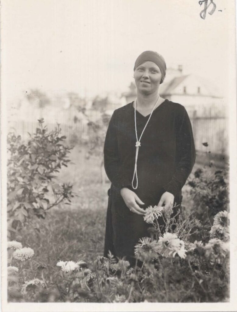 Від модної колонки до підпільних шпиталів: історія однієї з перших українок із науковим ступенем Харитини Кононенко 7 Від модної колонки до підпільних шпиталів: історія однієї з перших українок із науковим ступенем Харитини Кононенко