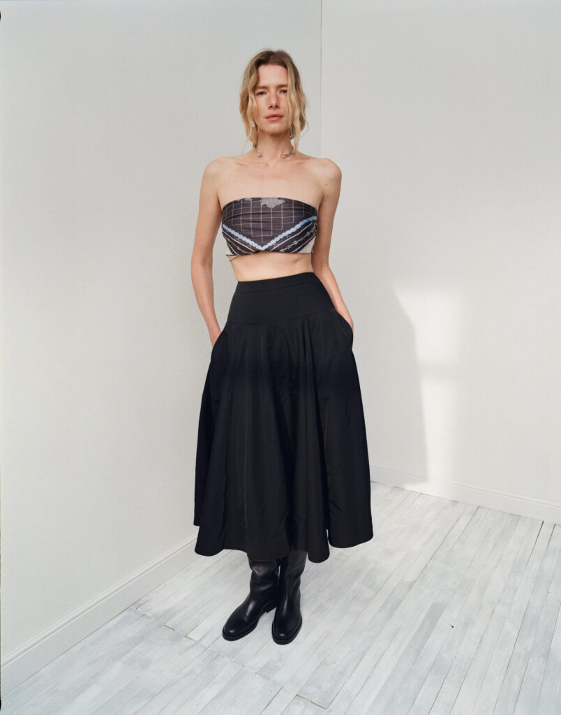 Український наїв та вишивка хрестиком: GUNIA презентує велику великодню колекцію «Щебіт»