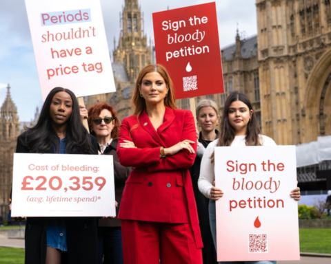 У Великій Британії вимагають зробити засоби менструальної гігієни безплатними
