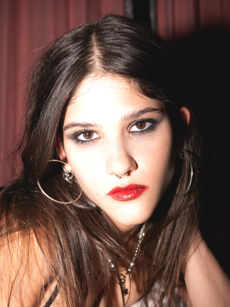 Жіночі голоси української сцени 90-х 25 Жіночі голоси української сцени 90-х