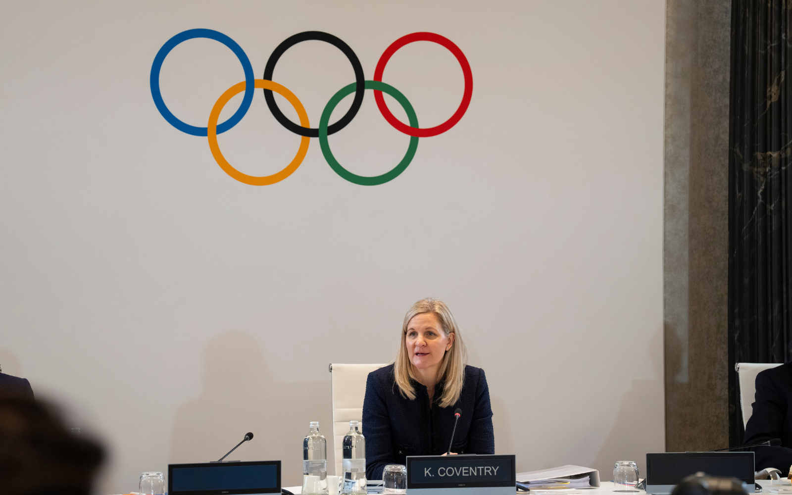 МОК заборонив трансгендерним спортсменкам брати участь у жіночих змаганнях на Олімпіаді