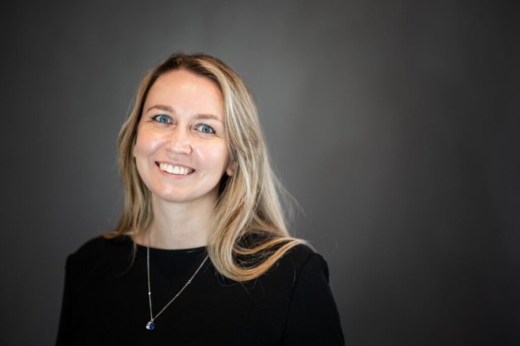 Стартував національний конкурс «Пишемо есе» для учнівства 8–10-х класів: як взяти участь 3 Стартував національний конкурс «Пишемо есе» для учнівства 8–10-х класів: як взяти участь