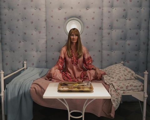 Екранізація Збочення правосуддя: Лора Дерн зіграє репортерку, яка викрила Джеффрі Епштейна