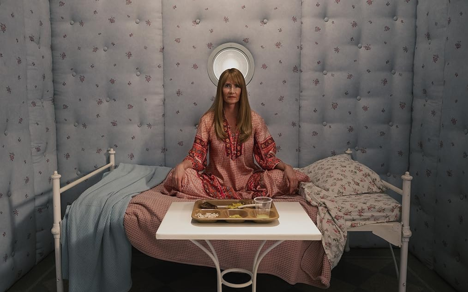 Екранізація Збочення правосуддя: Лора Дерн зіграє репортерку, яка викрила Джеффрі Епштейна