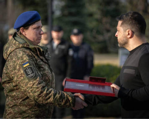 Вперше в історії Нацгвардії Героєм України стала жінка - кулеметниця Олександра Давиденко Вирва