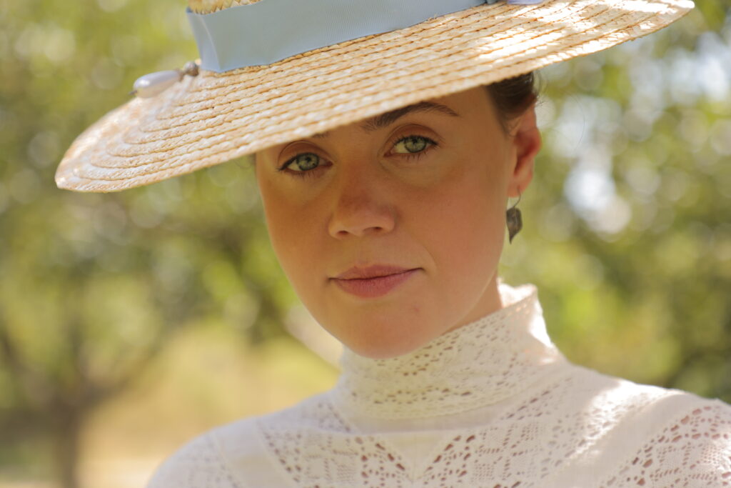 «Наслідування історії дружби Ольги Кобилянської та Лесі Українки». Режисерка Ельвіра Смірнова й акторка Тетяна Яворська про фільм «Смак мигдалю»