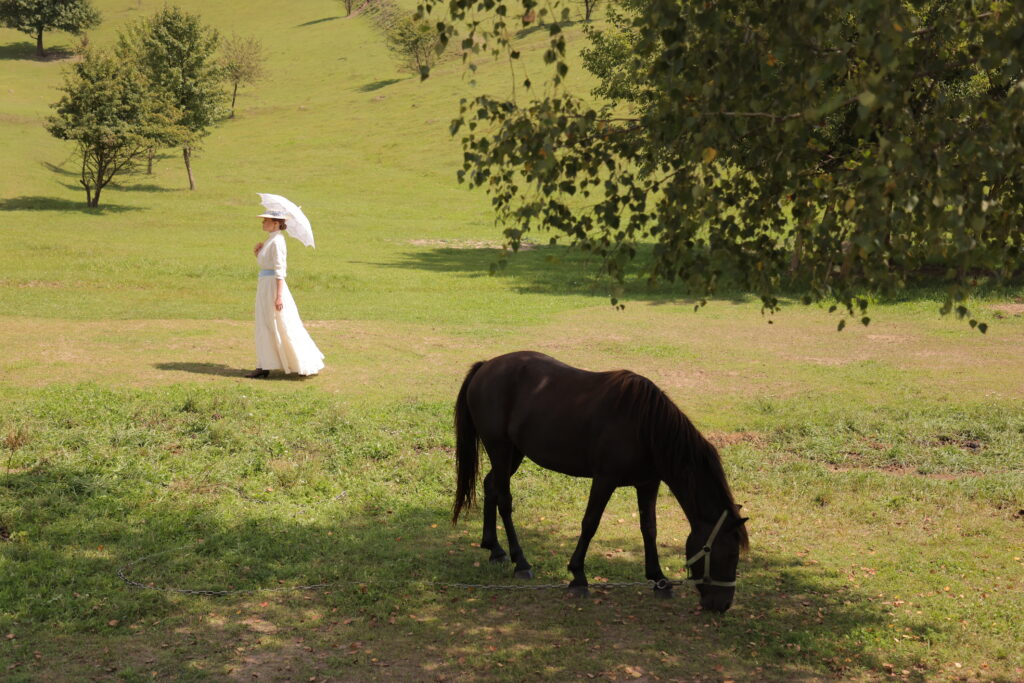 «Наслідування історії дружби Ольги Кобилянської та Лесі Українки». Режисерка Ельвіра Смірнова й акторка Тетяна Яворська про фільм «Смак мигдалю»