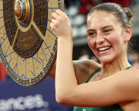 Марта Костюк виграла титул WTA 250 у Руані, здолавши в українському фіналі Вероніку Подрез