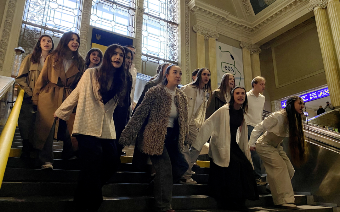 «Троянські жінки». На Київському вокзалі показали перформанс до прем’єри української версії легендарної вистави театру La MaMa