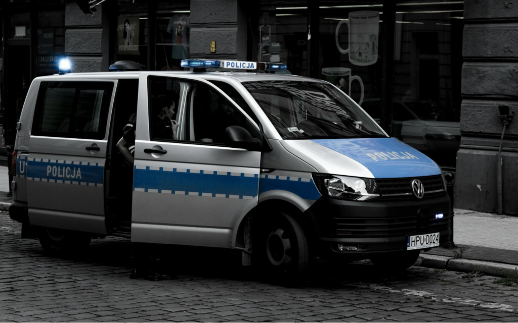 Поліція заарештувала польського Пеліко, який накачував наркотиками та ґвалтував свою дружину, а також навчав цього на форумі інших чоловіків