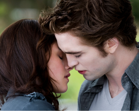 Культове продовження вампірської саги фільми Сутінки. Новий Місяць повертається в кіно у травні