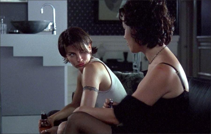 Фестиваль SUNNY BUNNY оголосив програми «Ретро-кіно 90-х» та «Українські квір-фільми» 2 Фестиваль SUNNY BUNNY оголосив програми «Ретро-кіно 90-х» та «Українські квір-фільми»