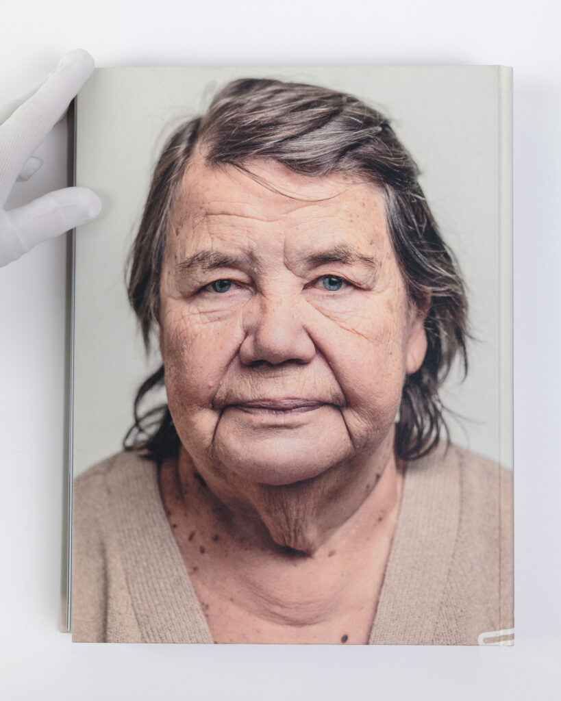 «Don’t Worry, I’m Fine»: фотокнига Марини Сироватки про жіночий досвід війни вийшла у фінал PHotoESPAÑA-2026 12 «Don’t Worry, I’m Fine»: фотокнига Марини Сироватки про жіночий досвід війни вийшла у фінал PHotoESPAÑA-2026