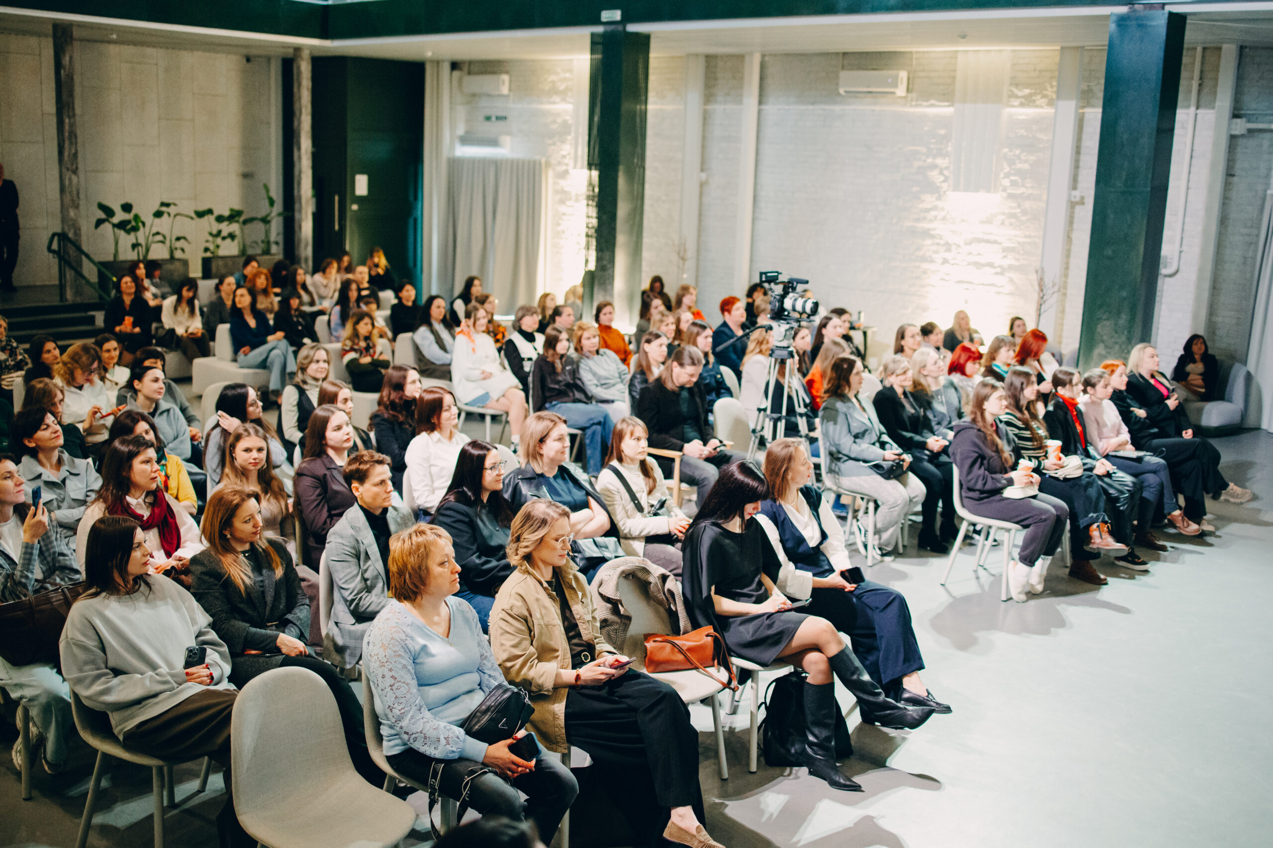 Сила в єдності: як жінки надихали жінок на Форумі «Women’s Empowerment» від PRO WOMEN UA