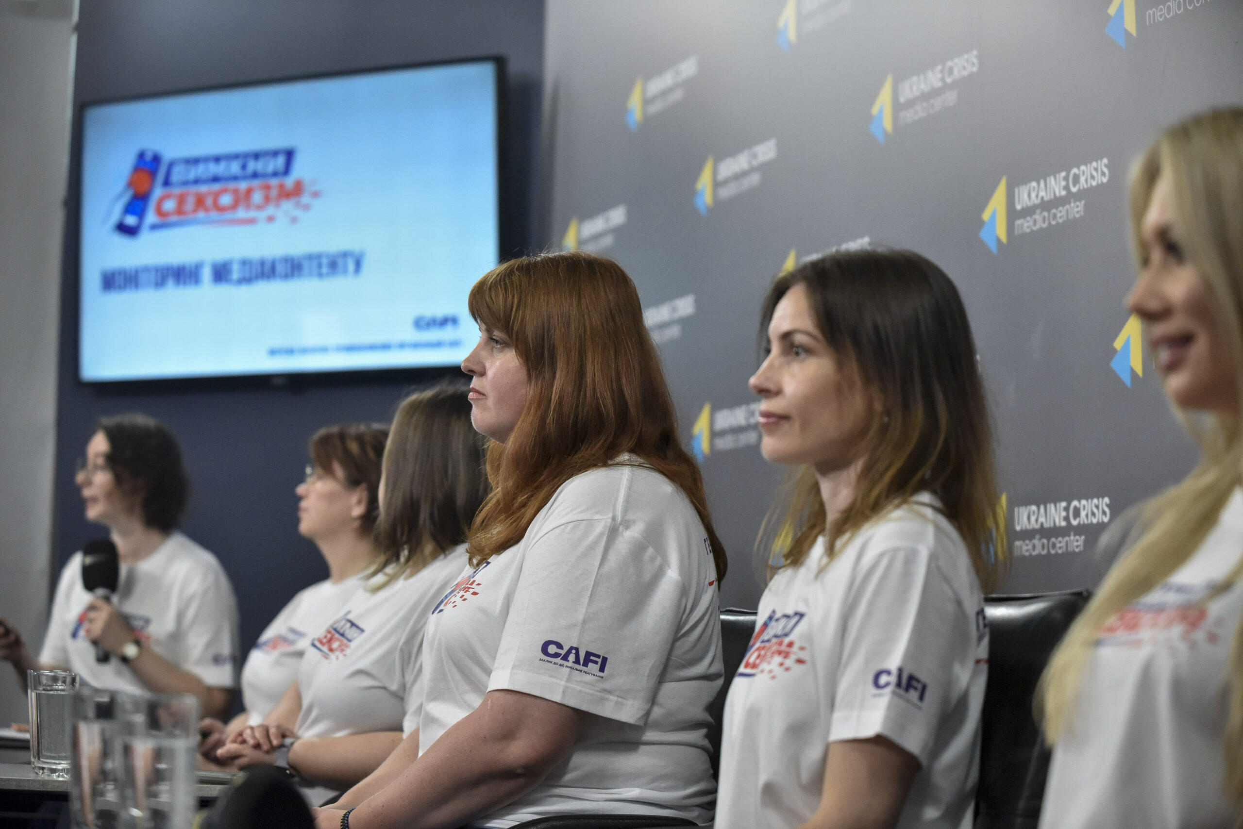 На українському телебаченні досі панують сексизм та дискримінаційний контент — дослідження