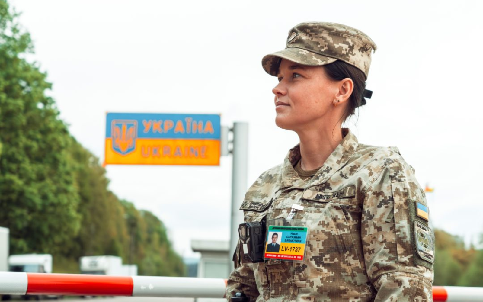 Для жінок-держслужбовиць почали діяти нові правила перетину кордону