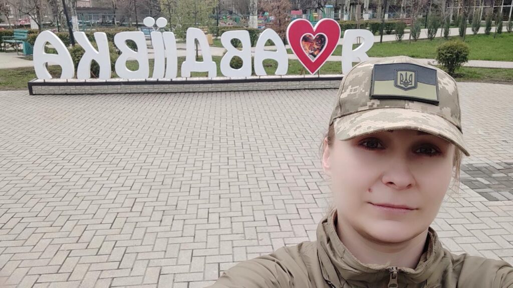 «Для жінки йти в ЗСУ і пробувати реалізуватися — це ризик». Інтерв’ю з командиркою взводу зв’язку «Харлі Квін»
